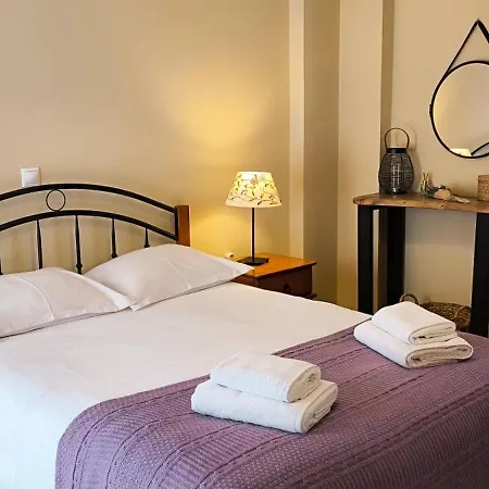 Coquelicot Alpehytte Kalavryta